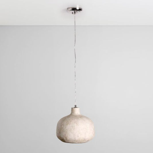Lampa wiszaca o subtelnym charakterze z wyraznym zarysem w odcieniu bieli